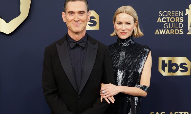 Naomi Watts and Billy Crudup make their red carpet debut as a couple at the 2022 SAG Awards