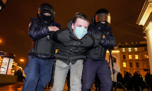 Russia detains over 1,100 at Ukraine conflict protests