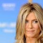 Jennifer Aniston dishes out secrets behind her beauty & flawless skin