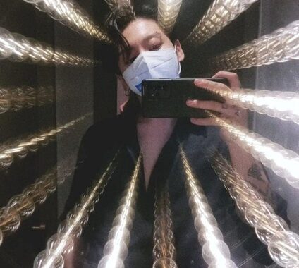 BTS star Jung Kook With his Unique Selfies
