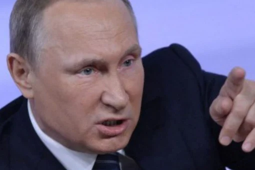 ‘Tell him I’ll smash them,’ Putin reportedly says as he rejects Zelenskyy’s scribbled peace proposal