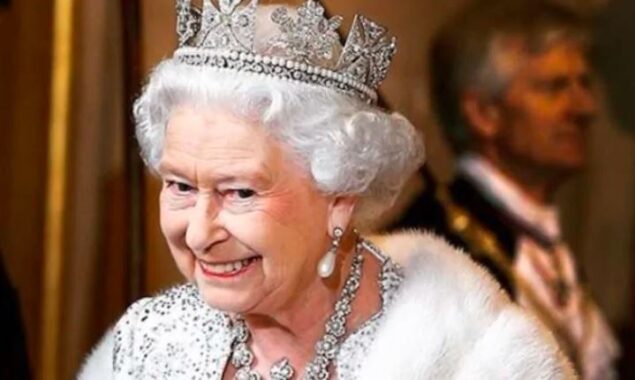 Queen Elizabeth is no longer wearing the crown