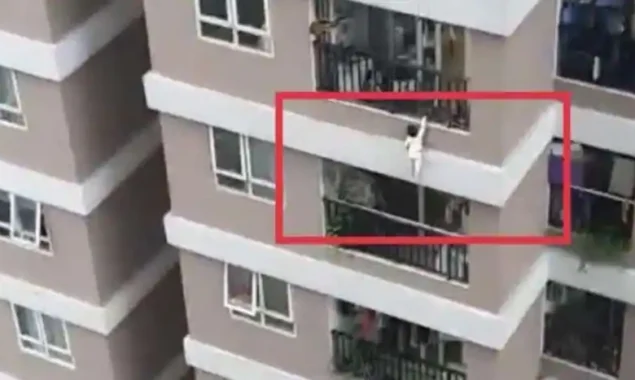 Four members of the same family were discovered dead after they ‘all jumped together from the balcony