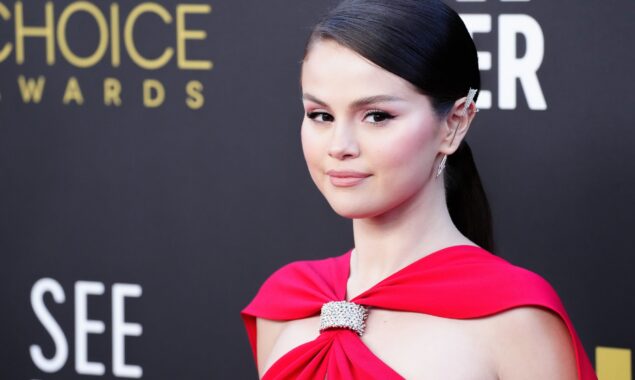 Selena Gomez thinks she was put in “unfair” position during the shoot