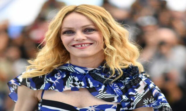 Vanessa Paradis, Johnny Depp’s ex, goes grocery shopping in Los Angeles as the actos defamation trial in Virginia cones… after previously supporting him in a libel case.