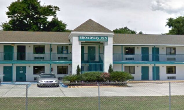 5 dead, including suspect, after hotel shooting, carjacking in Mississippi