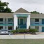 5 dead, including suspect, after hotel shooting, carjacking in Mississippi
