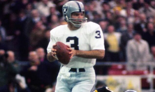 Daryle Lamonica, former Raiders, dies at 80