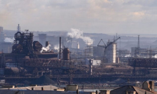 Russian forces assault Ukrainian fighters holed up at Mariupol steel plant
