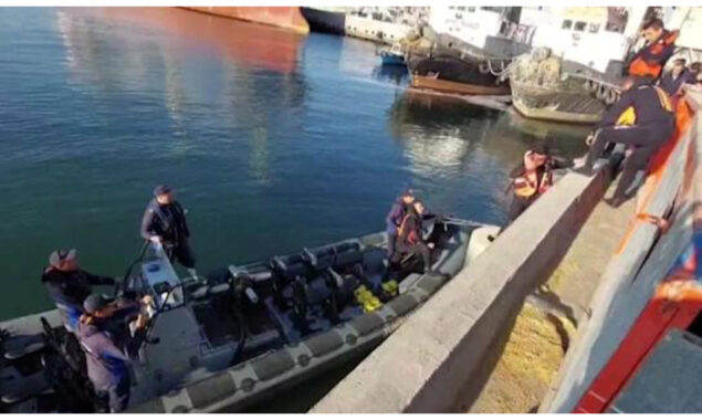 Divers look into fuel down ship sunk off Tunisia