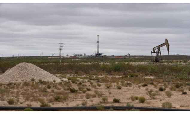 Washington resumes oil and gas drilling leases on federal land