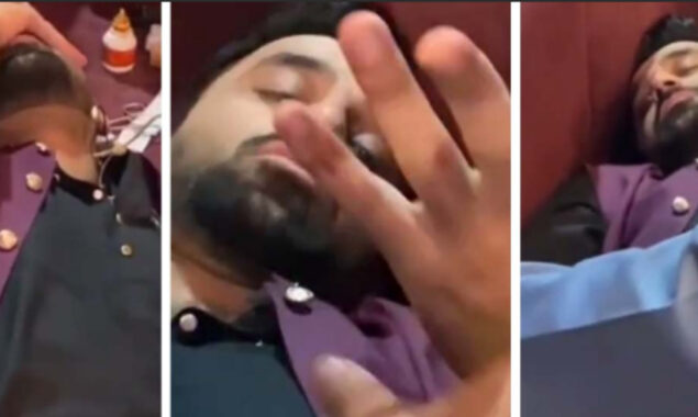 Waseem Badami’s hand got injured in the live show