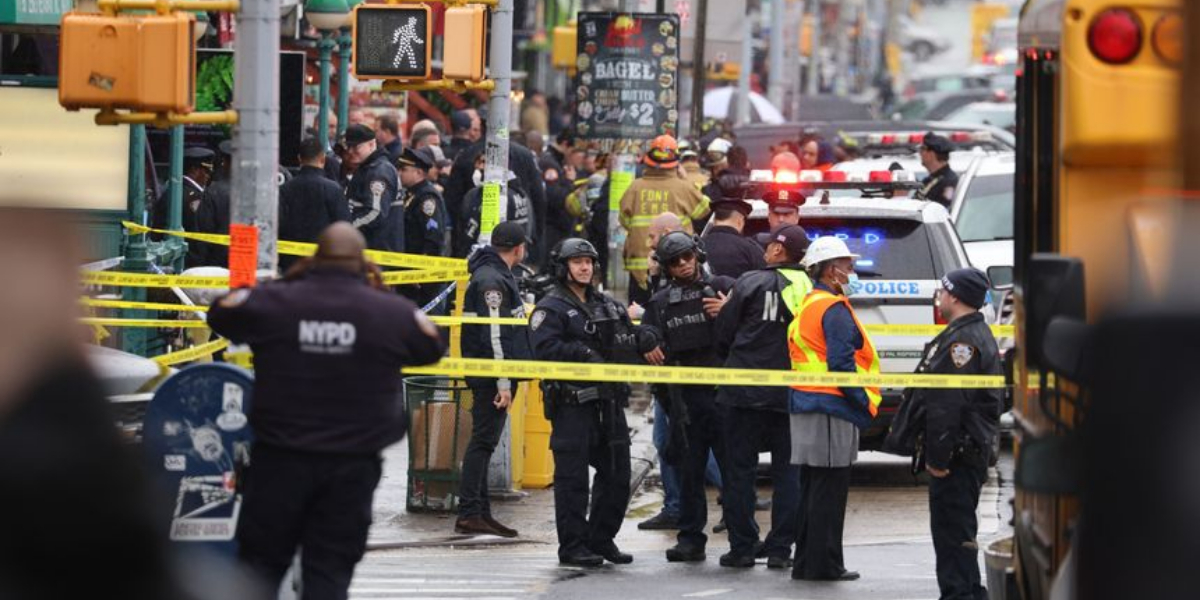 13 people were injured in subway shooting Brooklyn, 'undetonated devices' were discovered