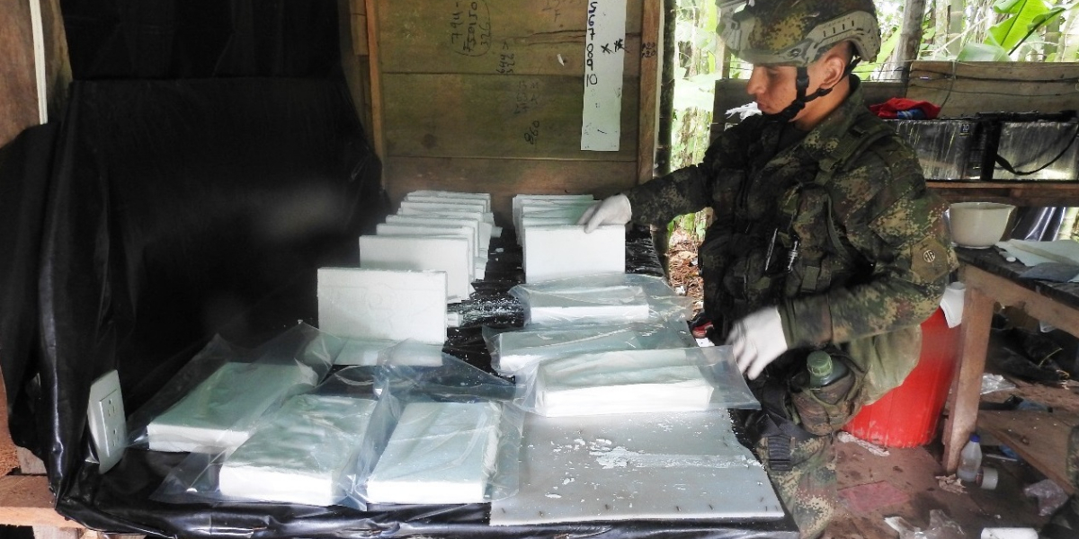 Mexican gangs trade weapons for cocaine, increasing violence in Colombia
