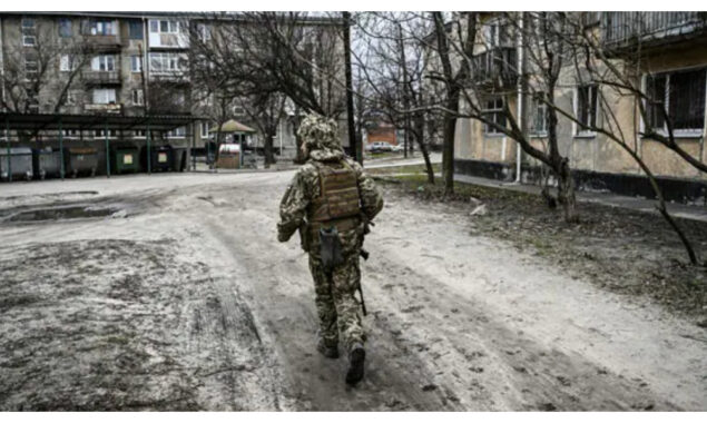 Mother urges release of captured Briton in Ukraine