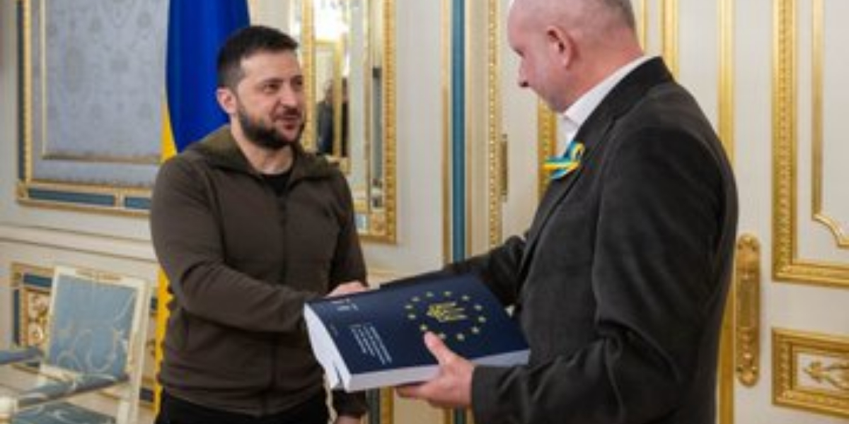 Maasikas receives completed EU membership questionnaire from Zelensky