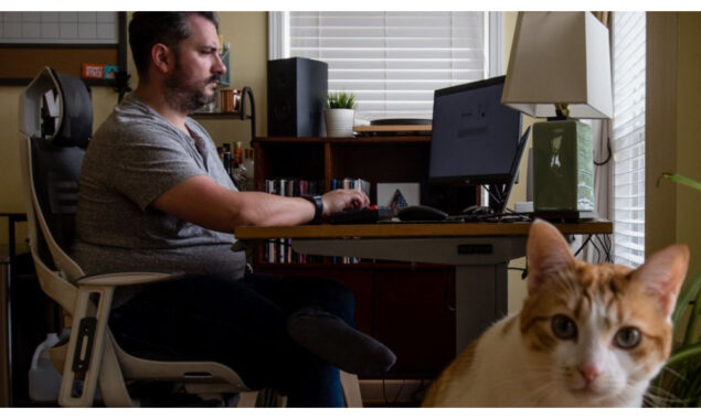 Workers are switching jobs, collecting in big raise—keeping inflation high
