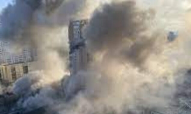 Russian forces have launched 35 air attacks on Azovstal, injuring people