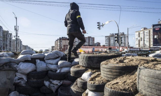 In Kyiv, a sunny respite from weeks of war