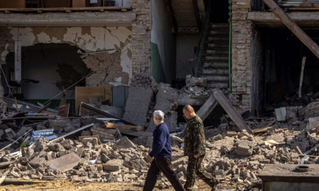 One dead after renewed Russian strikes shatter Kyiv calm