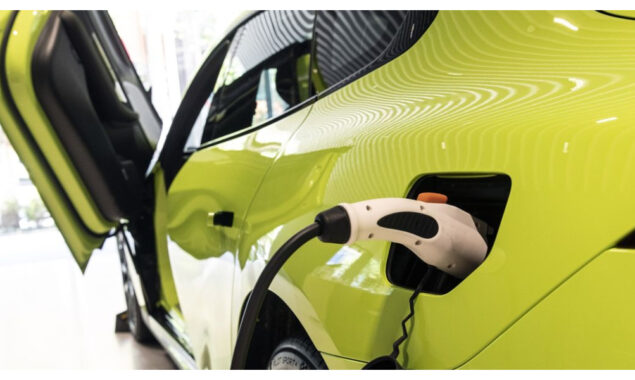 Chinese electric car company Nio risen rates, suspends production
