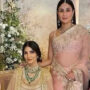 Kareena, Karisma, Riddhima & Nitasha pose for a picture at Ranbir-Alia’s wedding