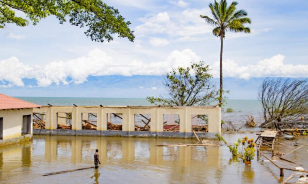 Burundians evacuate as lake rises in Tanganyika