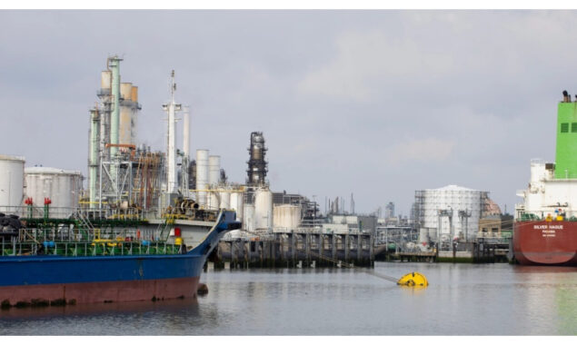 Dutch dock workers refuse ship with Russian diesel cargo