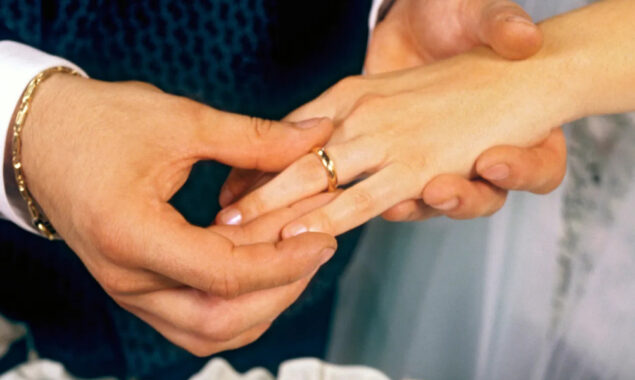 Suspects planned 400 fake weddings in order to get green cards