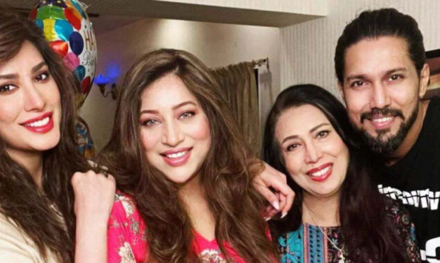 Mehwish Hayat posts Sister Afsheen’s Birthday photos