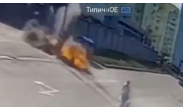 Russian missile nearly blows up a Ukrainian woman – VIDEO
