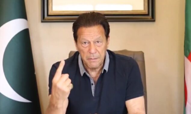 Imran Khan requests nation to hoist Pakistan’s flags on homes & vehicles
