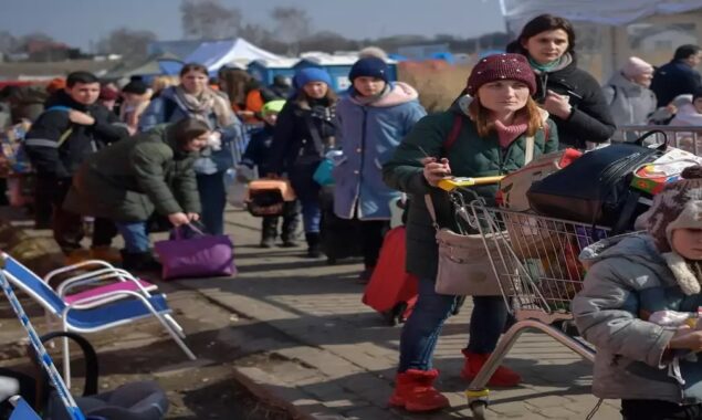 Tens of thousands of Ukrainians still fleeing war: UN