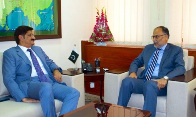 Centre to support Sindh for completion of its development projects: Ahsan Iqbal