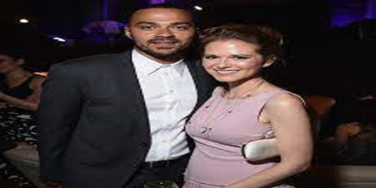 Stars Jesse Williams