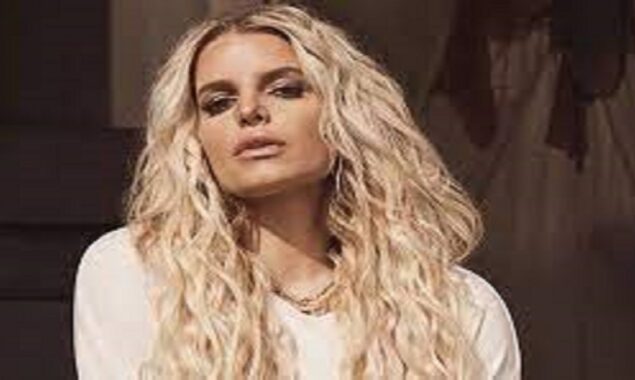 Jessica Simpson humiliated second her charge card declined ‘recently’