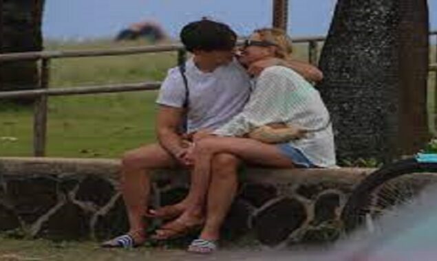 Kate Bosworth and Justin Long can’t keep their hands off one another in Hawaii