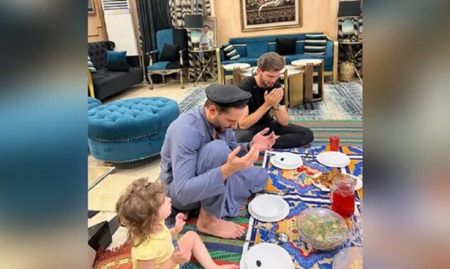 Shaheen Shah Afridi at iftari with Lala, see pic