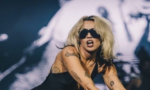Miley Cyrus contracts Covid-19, fans pray for her recovery