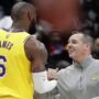 LeBron James pays homage to Lakers coach Frank Vogel