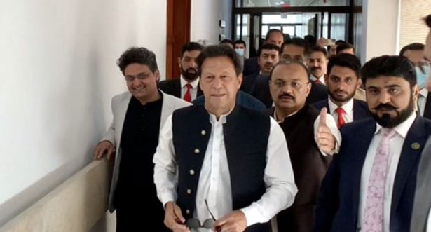 Imran Khan presides over crucial meeting of Parliamentary Party after ouster