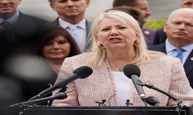 Twitter mocks GOP congresswoman on her mathematical mistake
