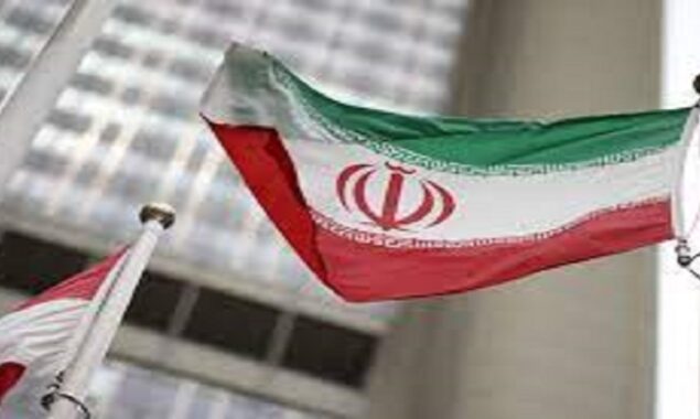 As nuclear talks stalemate, Iran sanctions 15 US officials