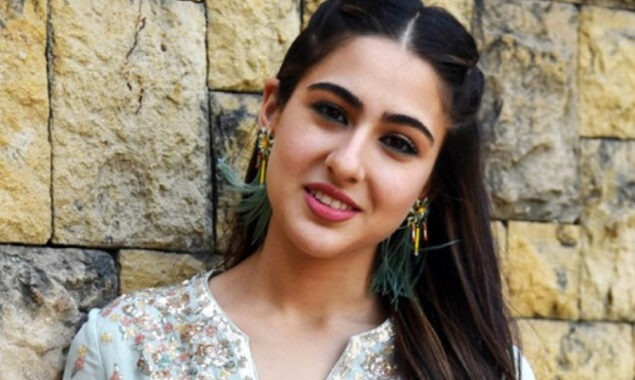 Sara Ali Khan shows off her toned stomach before a post-workout session