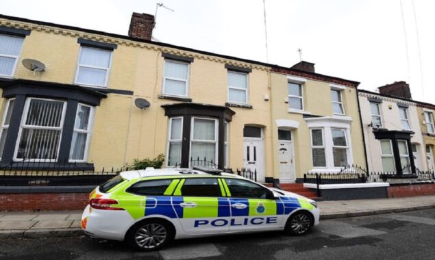 Police in Birmingham raid an unregistered school