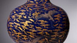 Qianlong-period Chinese vase, kept in kitchen, sells for about £1.5 million