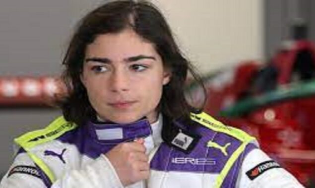 Jamie Chadwick takes the pole position in Barcelona