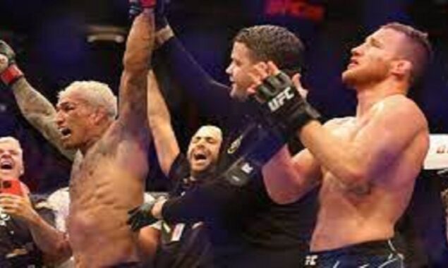 Charles Oliveira denies Justin Gaethje the vacant lightweight title at UFC 274