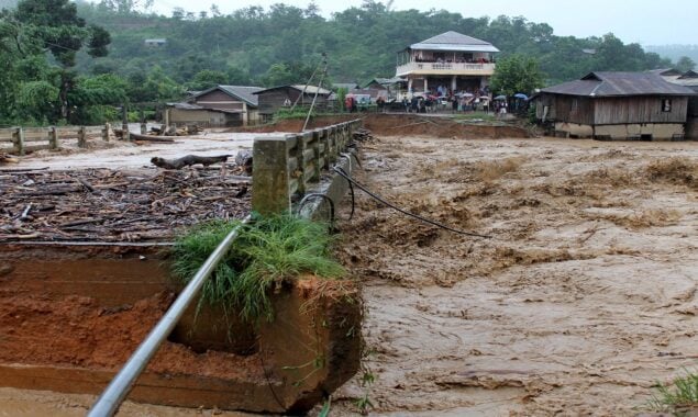 Landslides, floods kill at least 10 in India