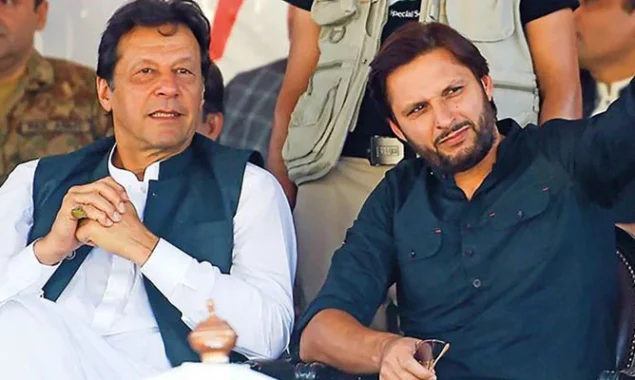 Shahid Afridi Shelling on PTI march